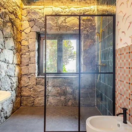 Dolce Lava - Luxury Lavastone Apartment Valverde (Sicily)