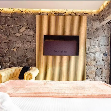 Dolce Lava - Luxury Lavastone Apartment