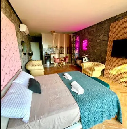 Dolce Lava - Luxury Lavastone * Valverde (Sicily)
